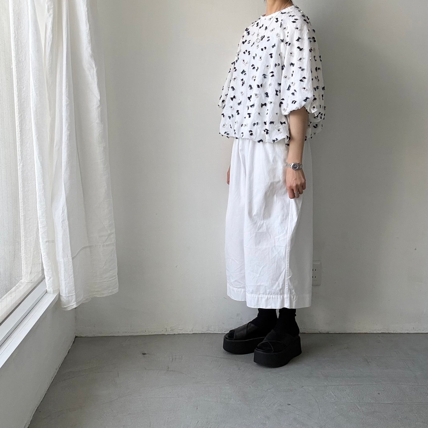 kijinokanosei  糸巻きバルーンスリーブプルオーバー　ホワイト