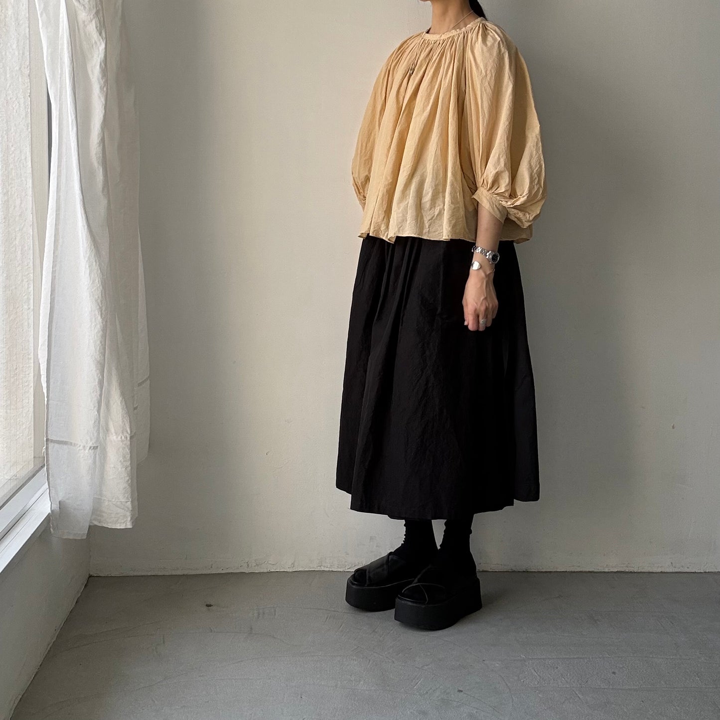 R&D.M.Co ガーメントダイカディギャザースモック　エクリュ
