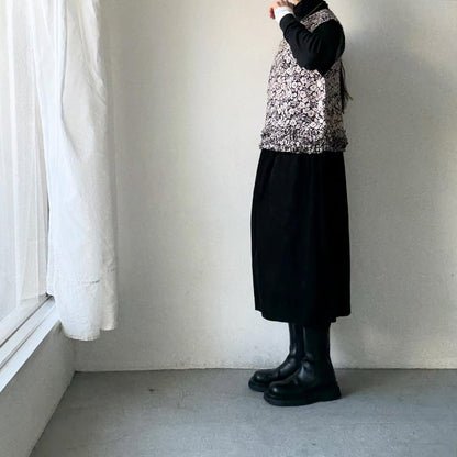 R&D.M.Co  ワイルドベリーリネンフリルデコレーションボタンビブ