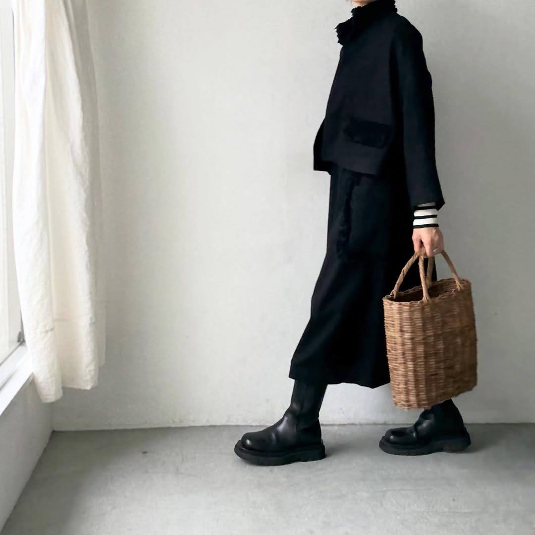 R&D.M.Co  コットンウールフリルデコレーションスカート　ブラック