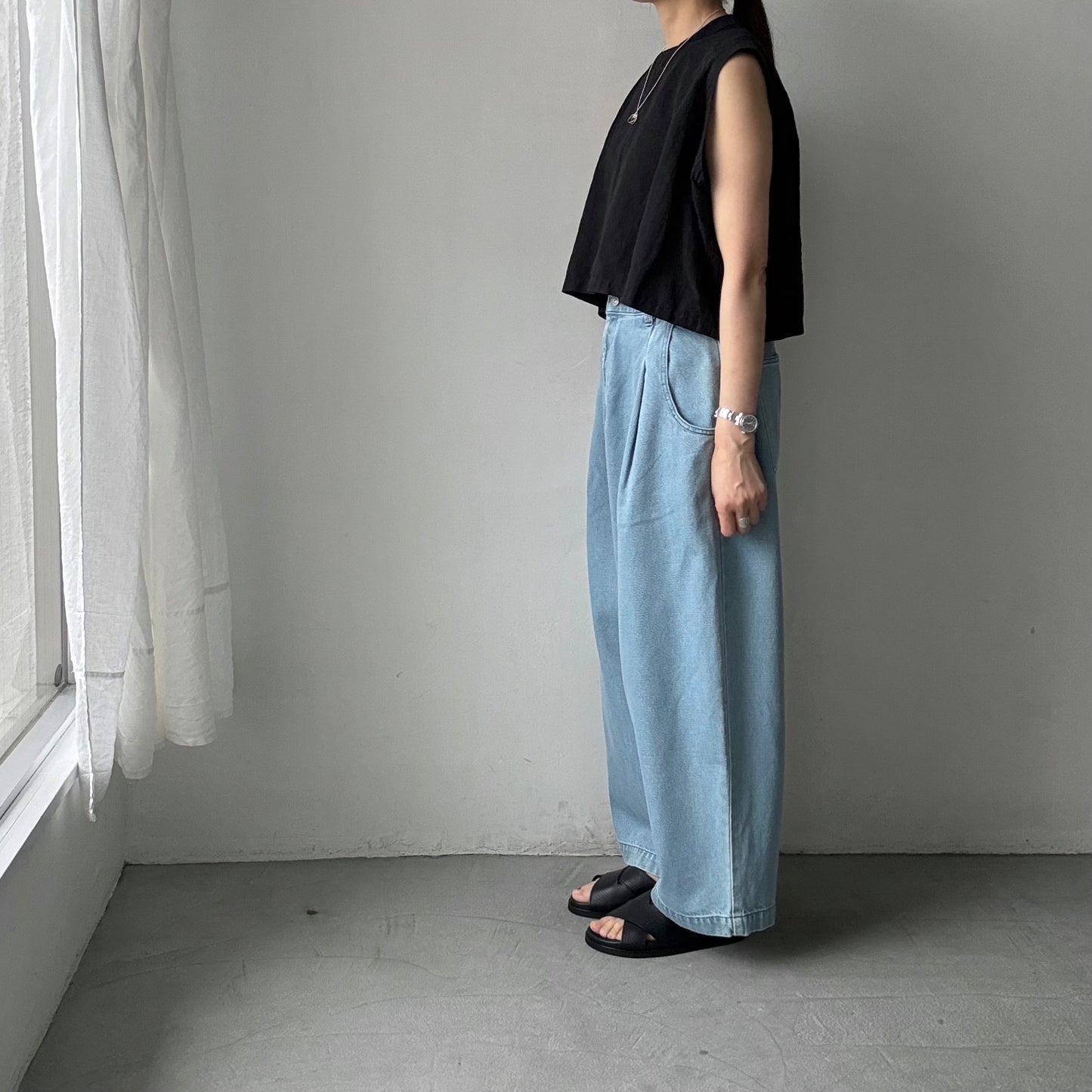 atelier naruse  コットンデニムワイドタックパンツ　size 1