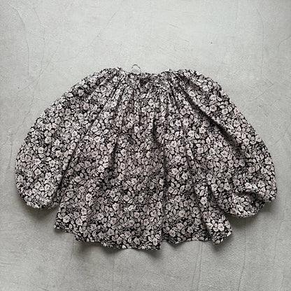 R&D.M.Co ワイルドベリーリネンギャザースモック　ブラック×フラックス