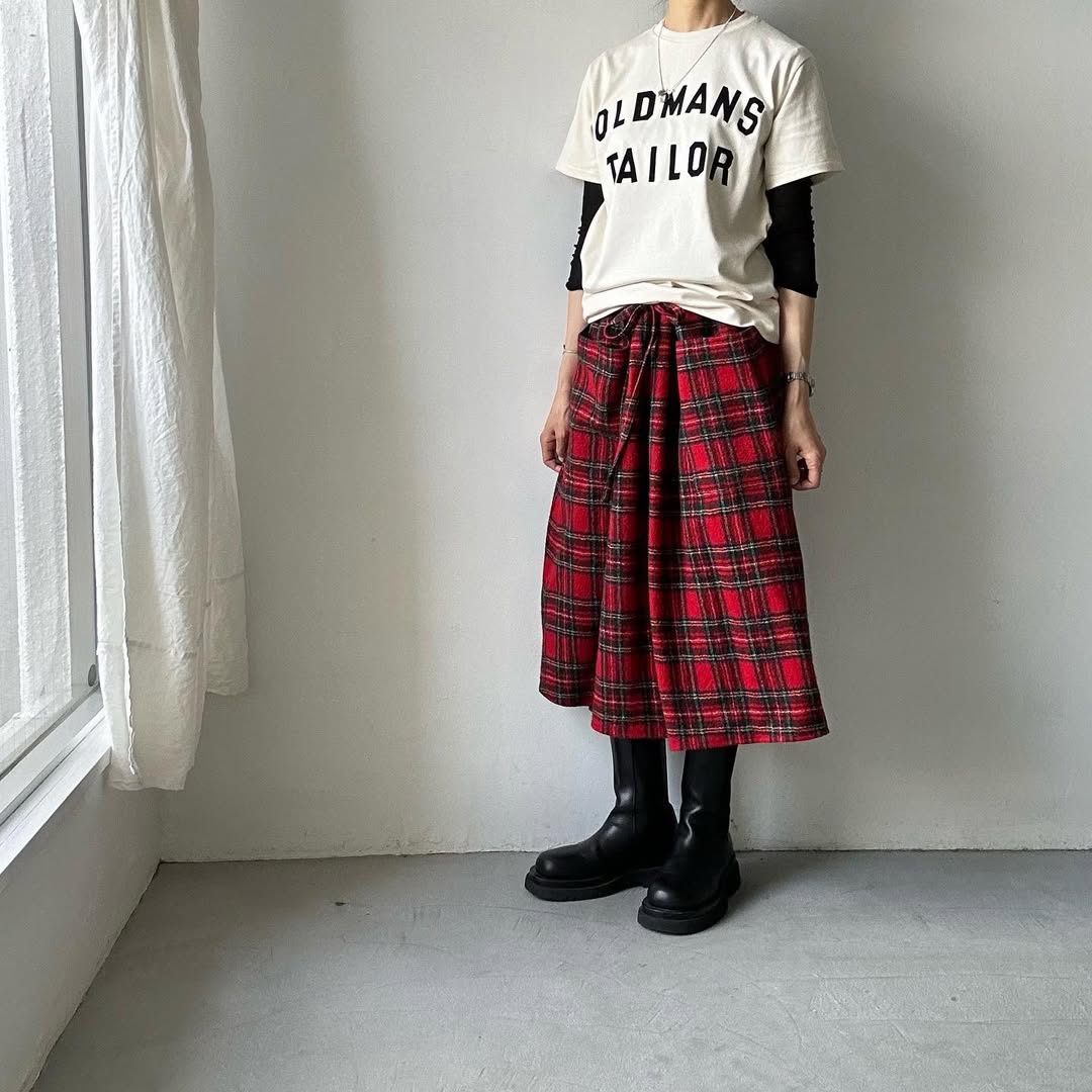 OLDMANS TAILOR OMTフロッキープリントロゴ半袖Tシャツ