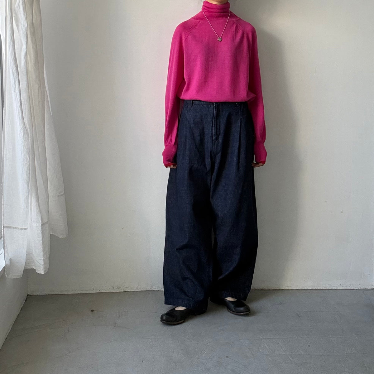 atelier naruse ウールタートルネックニット　ピンク×袖口レッド