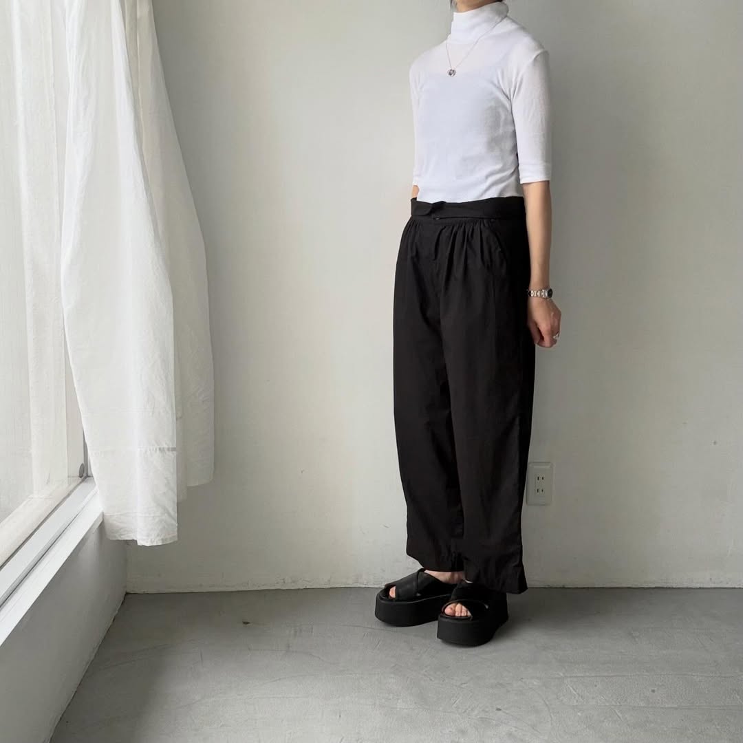ゴーシュ  タイプライターサイドアジャストワイドパンツ