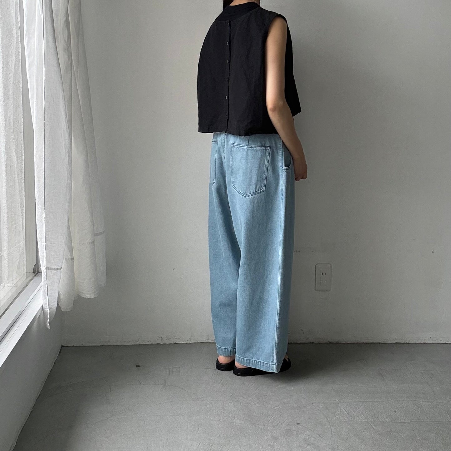 atelier naruse  コットンデニムワイドタックパンツ　size 1