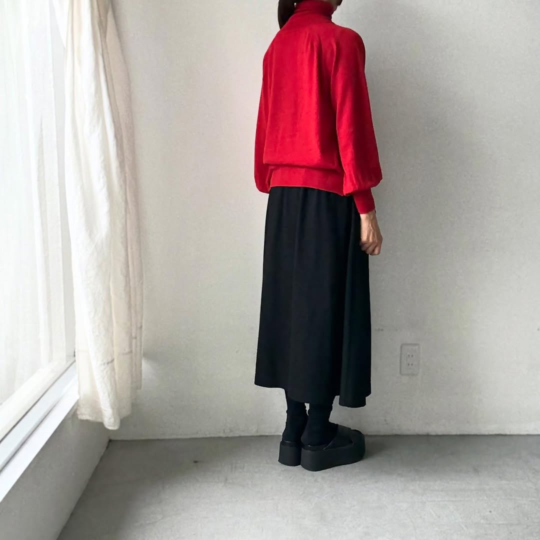 atelier naruse ウールタートルネックニット　レッド