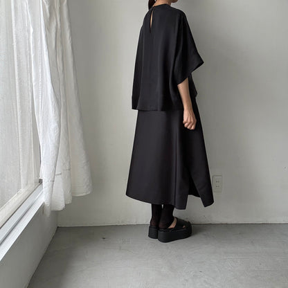 TENNE HANDCRAFTED MODERN ハーフスリーブトップス　ブラック