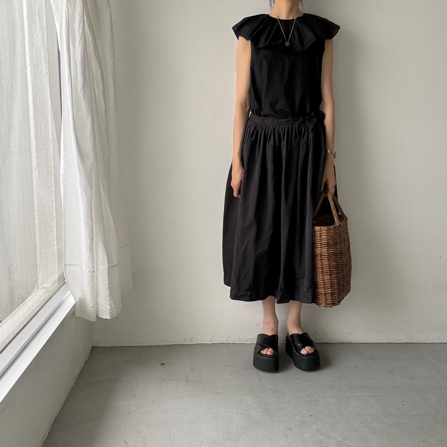 R&D.M.Co シルクコットンピエロカラーノースリーブブラウス