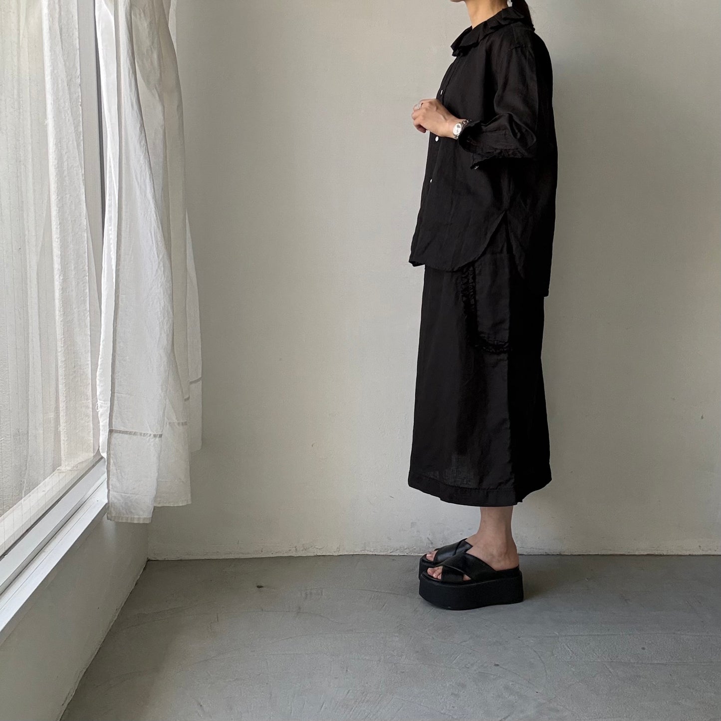 R&D.M.Co  リネンガーメントダイラッフルカラーブラウス