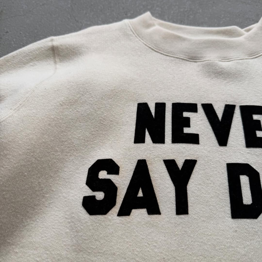 R&D.M.Co  NEVER SAY DIET スウェットシャツ　ナチュラル