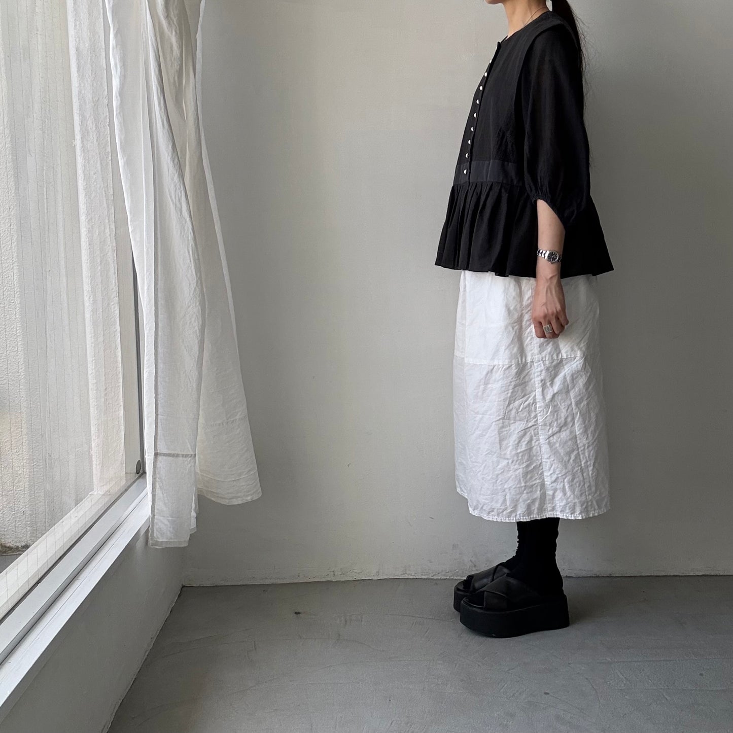 MAGALI   コットンリネンピンチェックペザントジレ