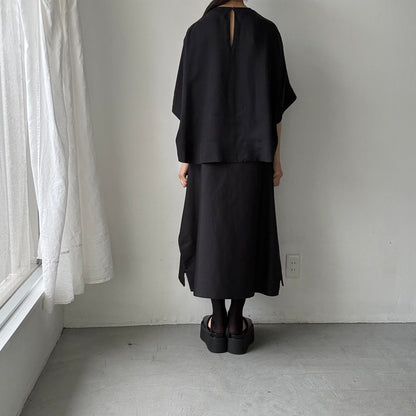 TENNE HANDCRAFTED MODERN ハーフスリーブトップス　ブラック