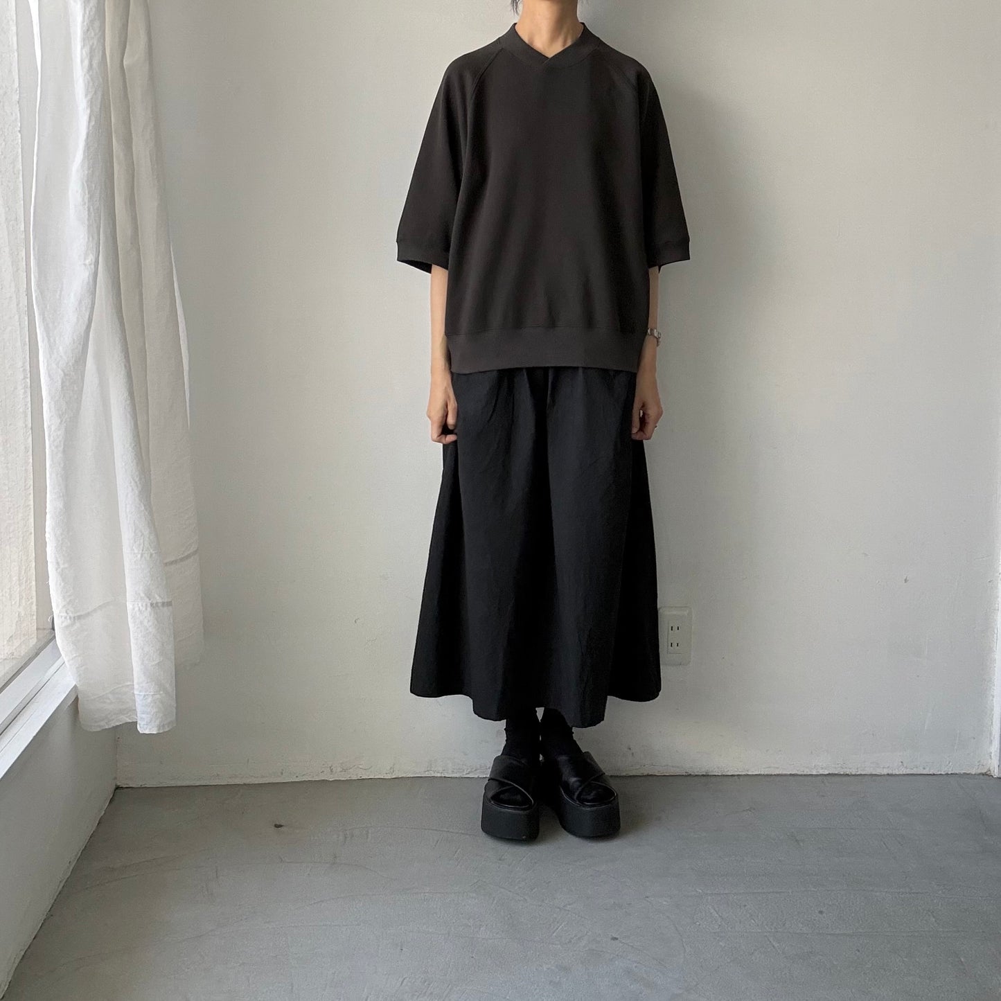 atelier naruse  コットン半袖スウェットシャツ　スミクロ