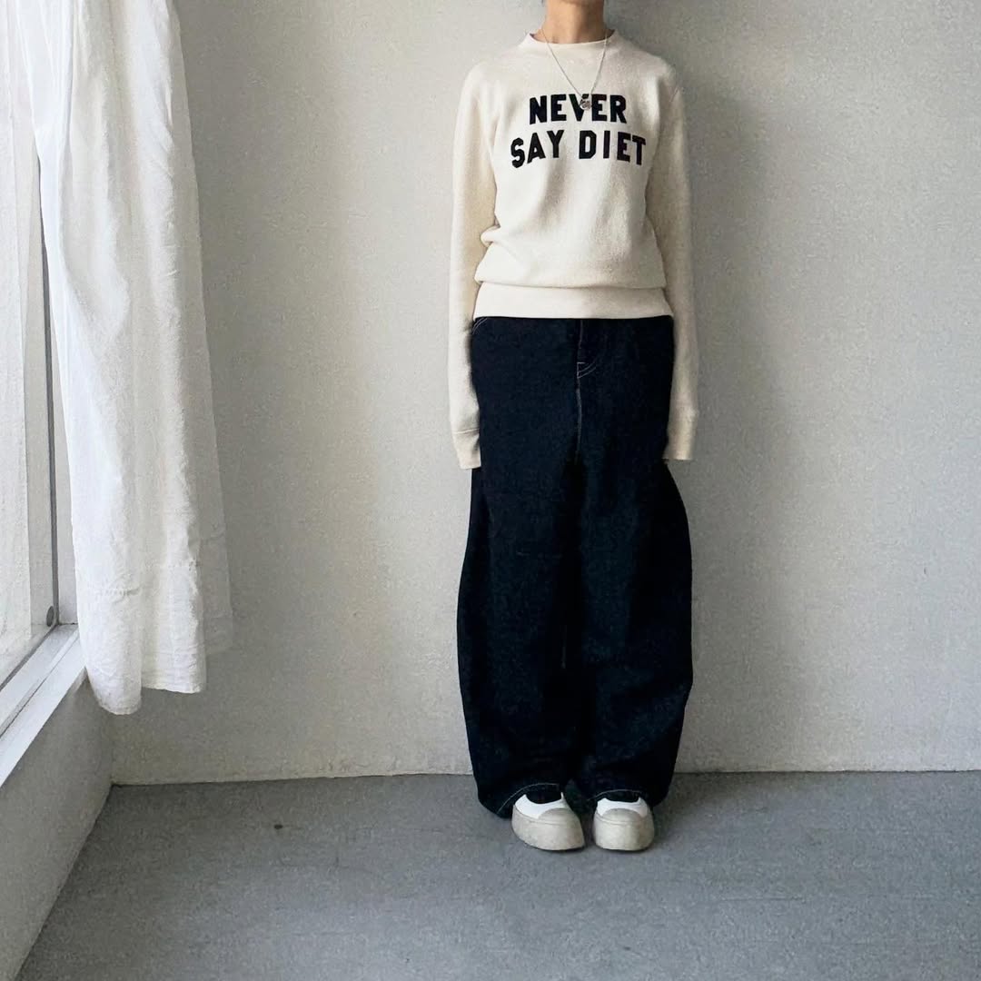 R&D.M.Co  NEVER SAY DIET スウェットシャツ　ナチュラル