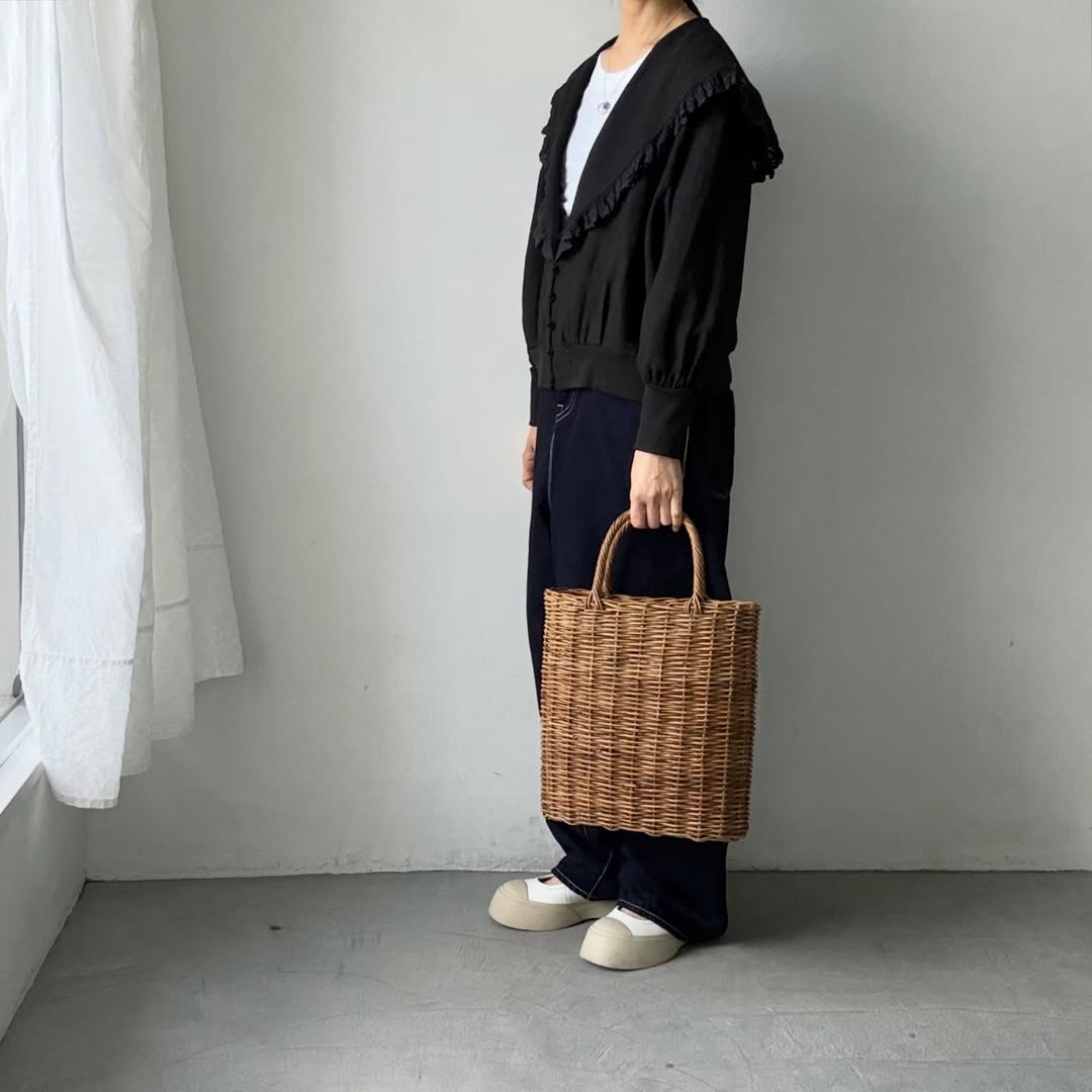 MAGALI コルトレイクリネンレース襟カーディガン　ブラック