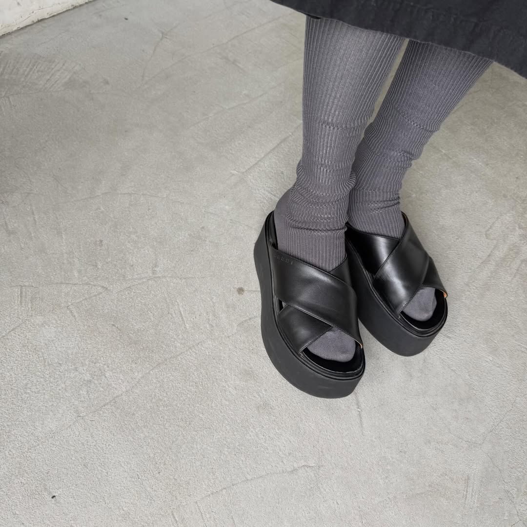 homspun シルケットコットンハイソックス　グレー