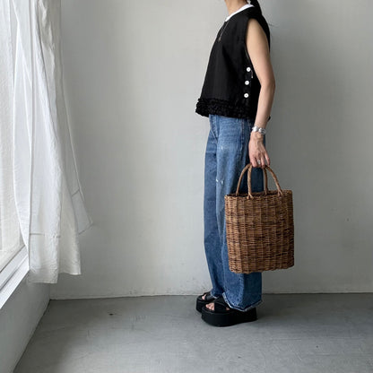 R&D.M.Co  リネンガーメントダイフリルデコレーションボタンビブ