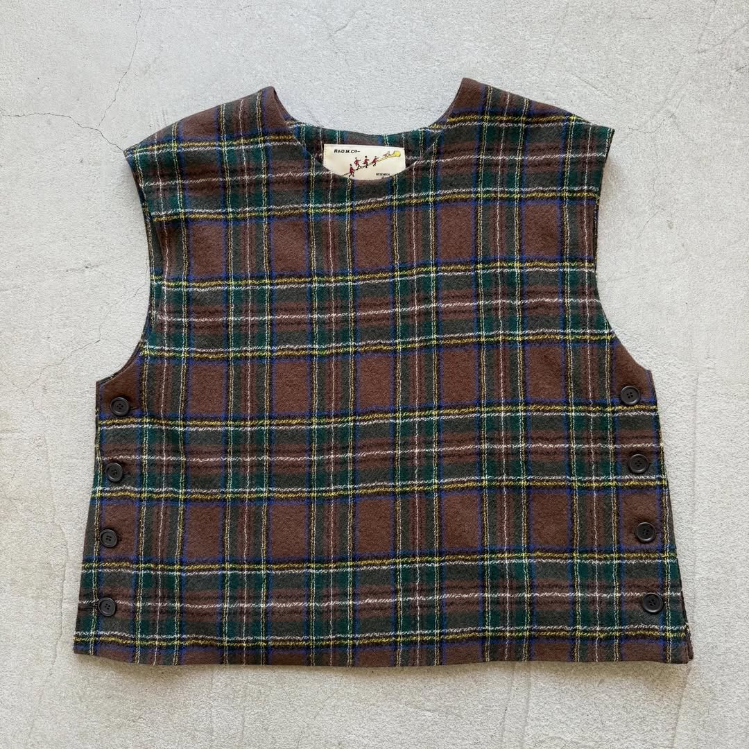 R&D.M.Co  ウール タータンチェックボタンビブ