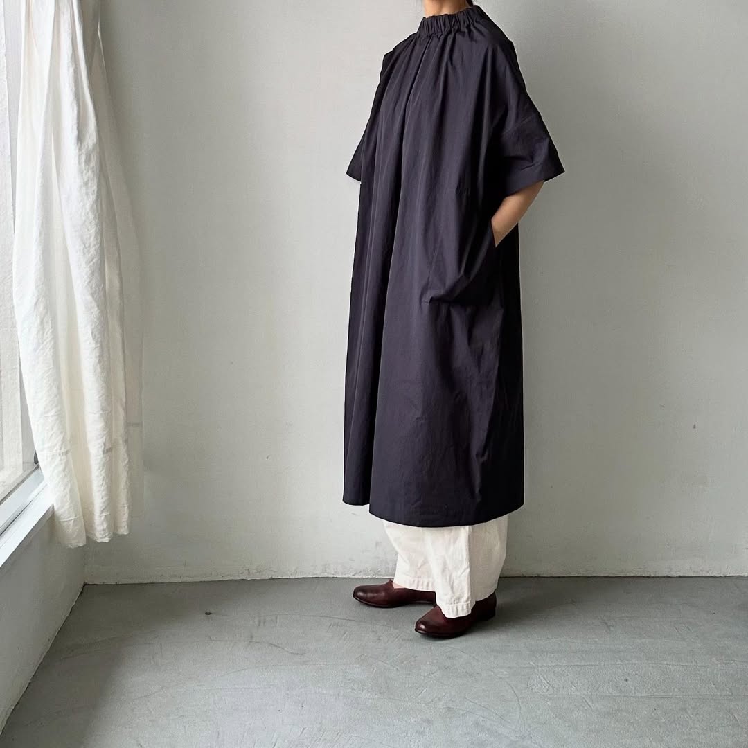 atelier d'antan Krallコットン半袖ドレス　ダークグレー