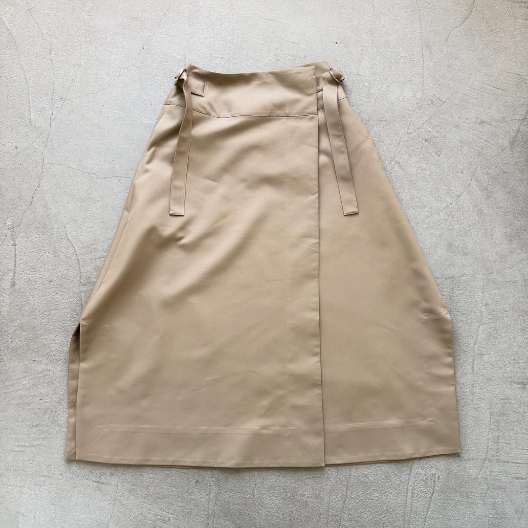 TENNE HANDCRAFTED MODERN ラップスカート　カーキ