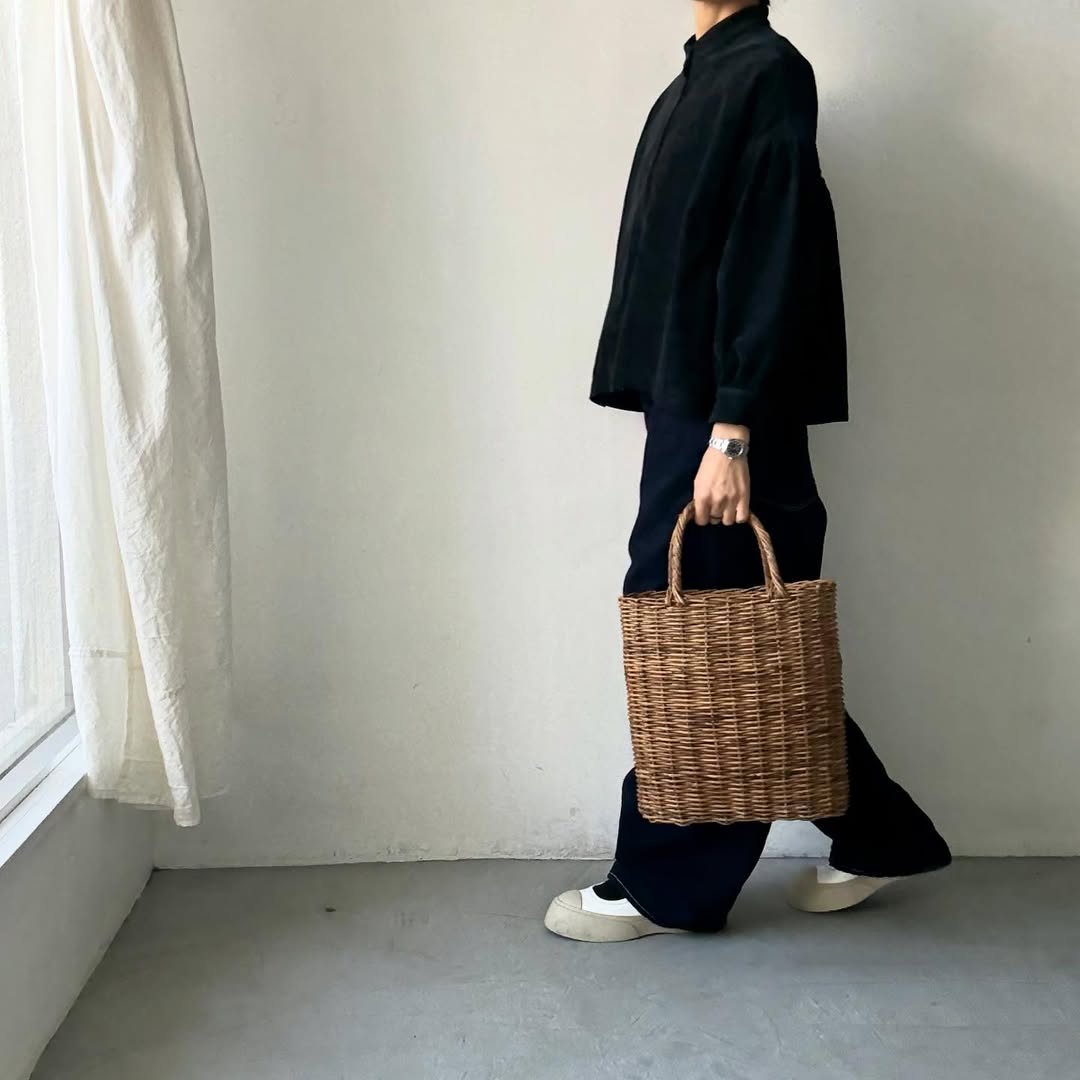 Linenya  長袖スタンドカラーブラウス　ブラック