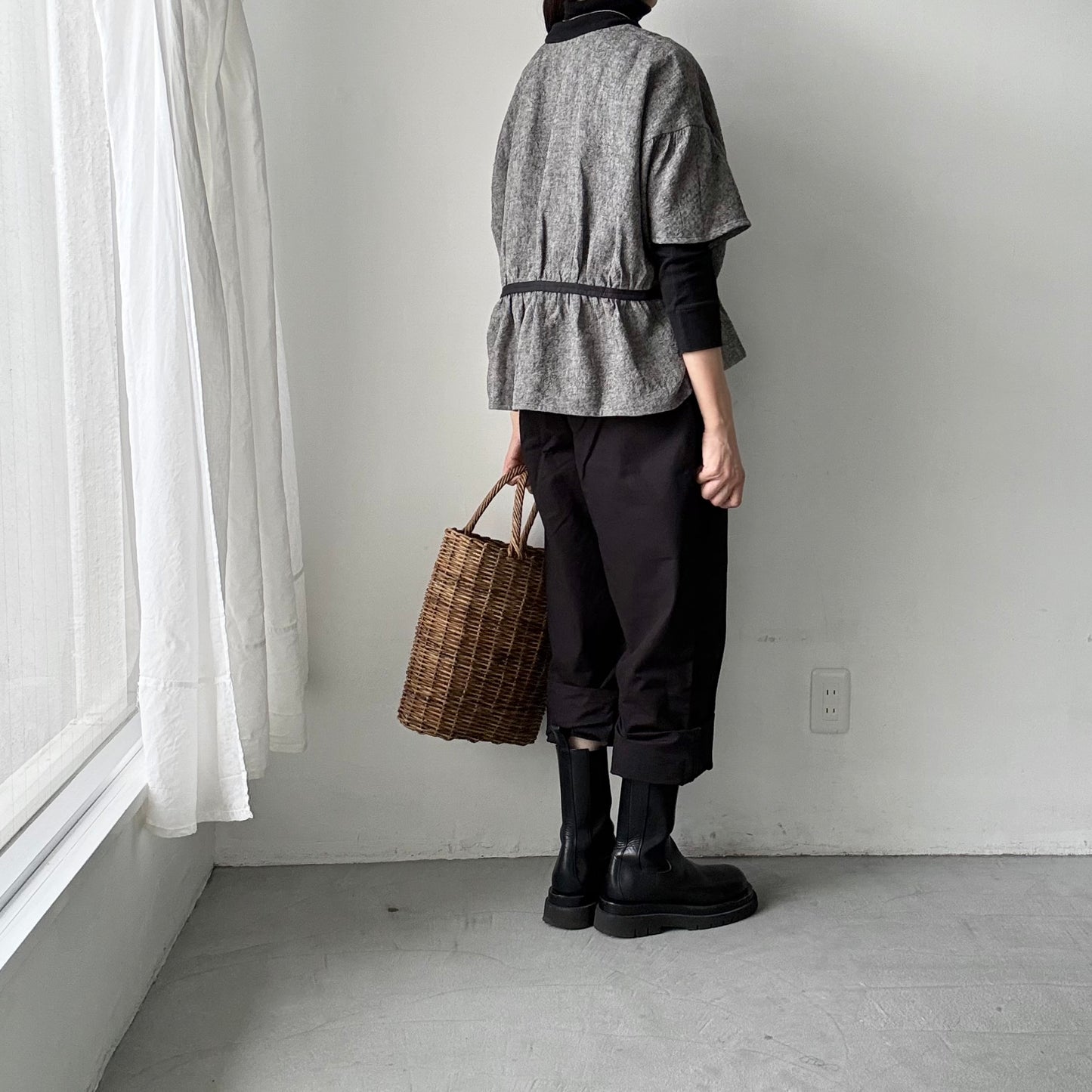 MAGALI  トリプルウォッシュリネンカシュクールジレ　フォグブラック