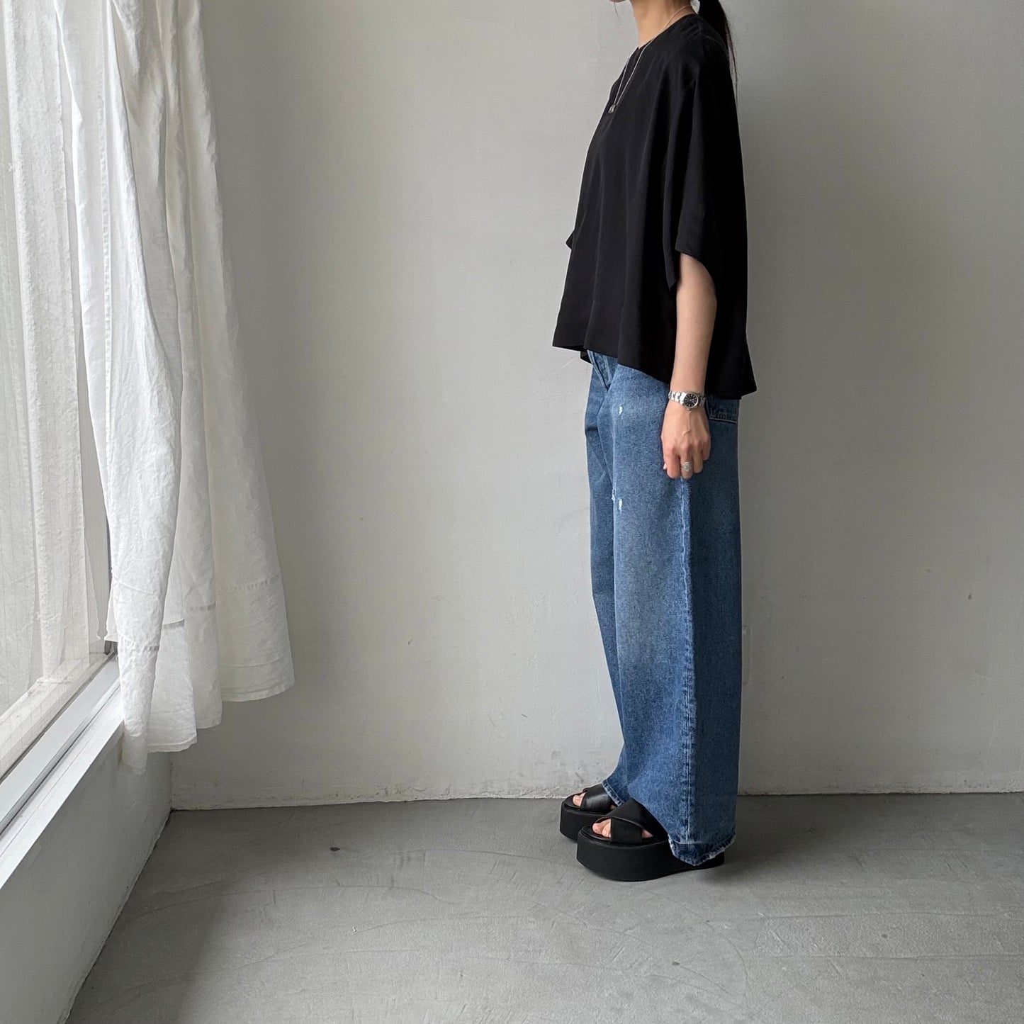 TENNE HANDCRAFTED MODERN ハーフスリーブトップス　ブラック