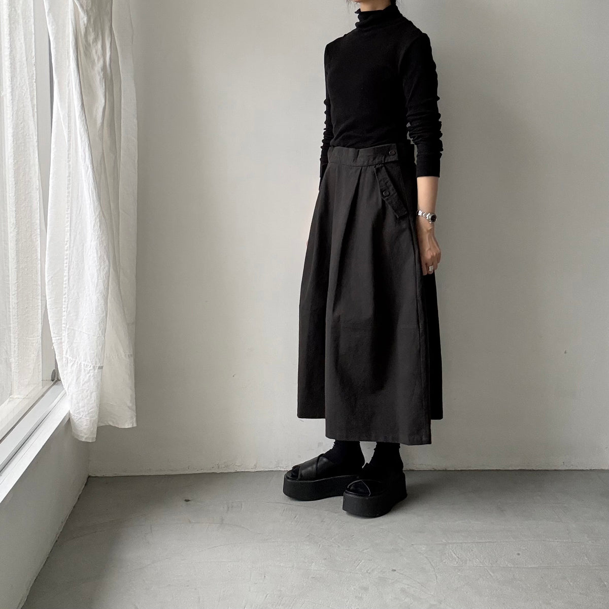 MAGALI キャンバスコットンリネンサスペンダースカート　ブラック