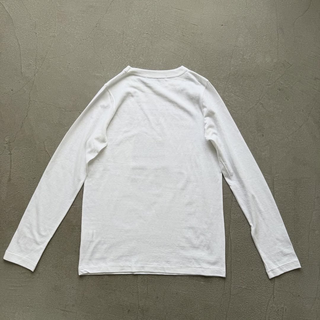 R&D.M.Co グリーンブーツ長袖Tシャツ – blanc