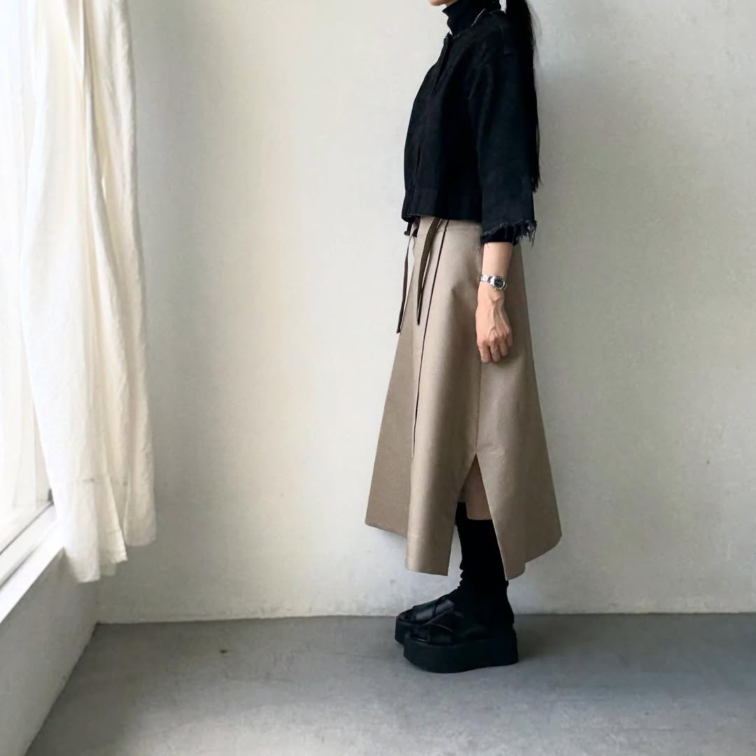 TENNE HANDCRAFTED MODERN ラップスカート カーキ – blanc