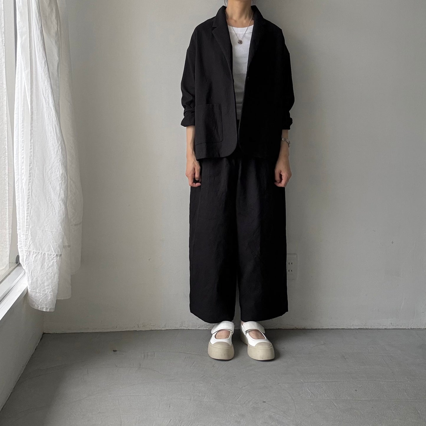 dui jujudhau  リネンコットンキャンバスワイドパンツ　ブラック