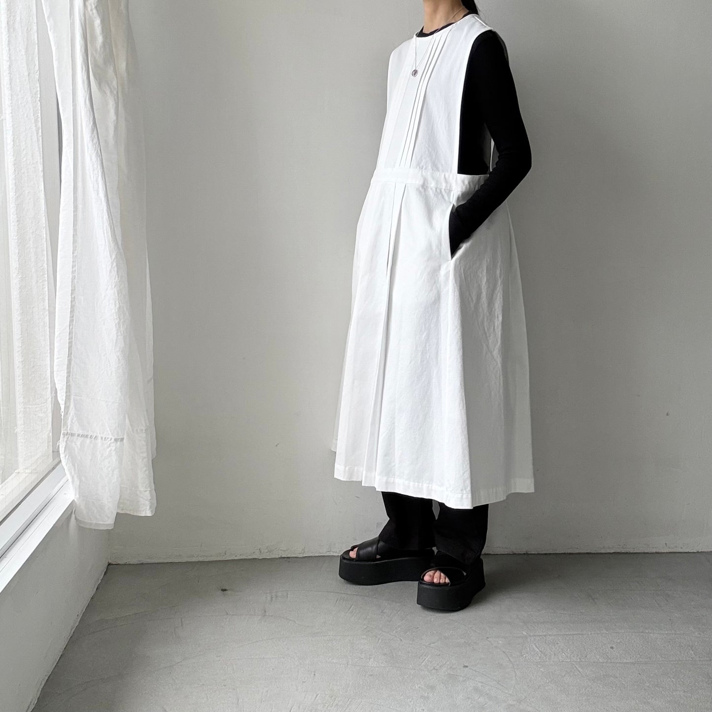 atelier d'antan ×blanc  kobell コットンエプロンドレス　ホワイト