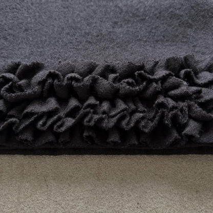 R&D.M.Co  フリルデコレーションボタンビブ　ブラック