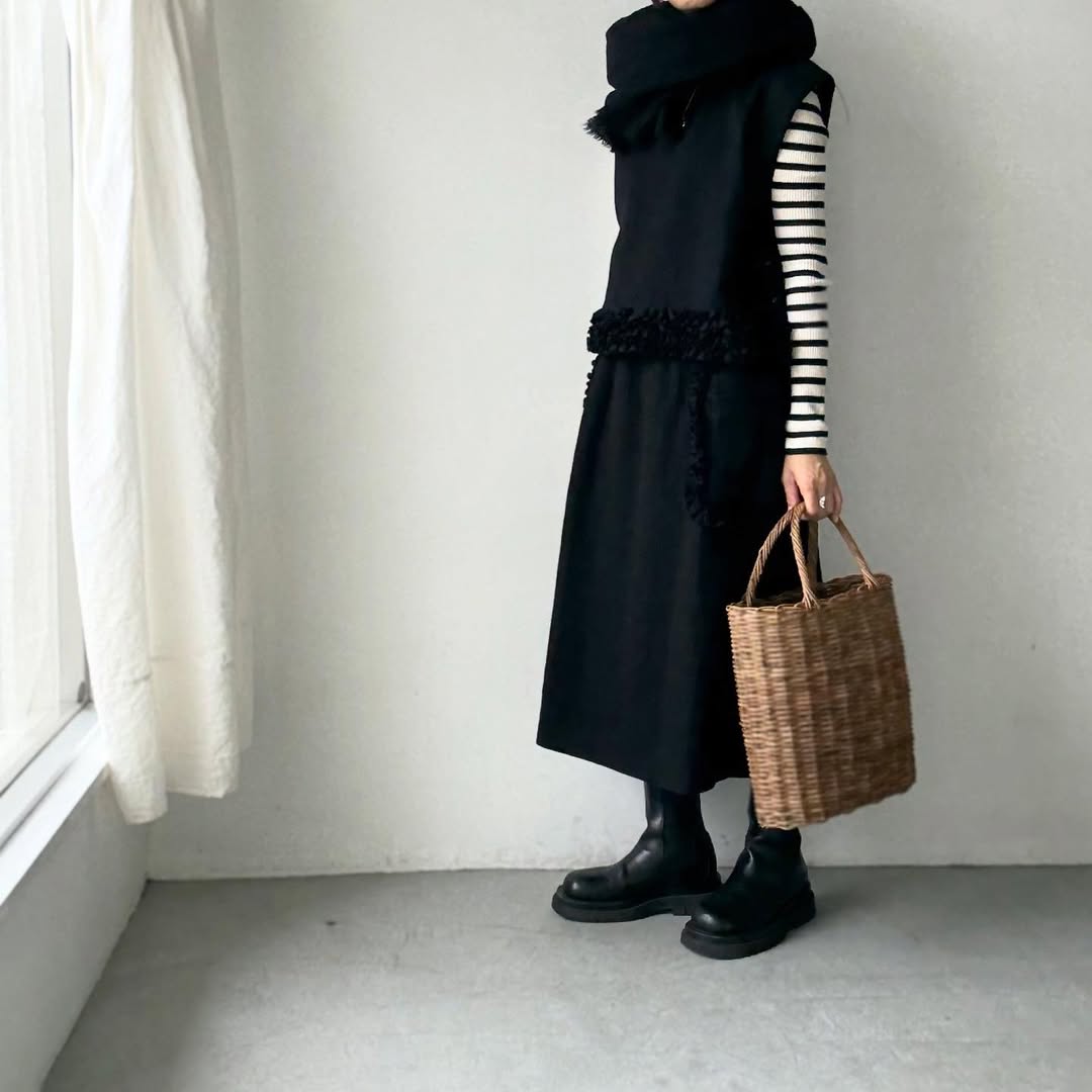 R&D.M.Co  コットンウールフリルデコレーションスカート　ブラック
