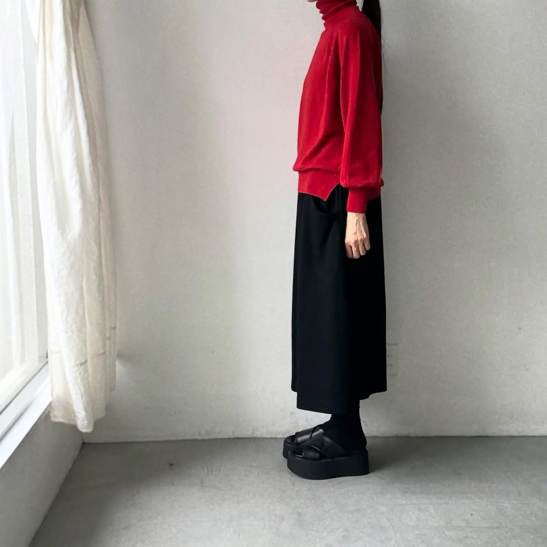 atelier naruse ウールタートルネックニット　レッド