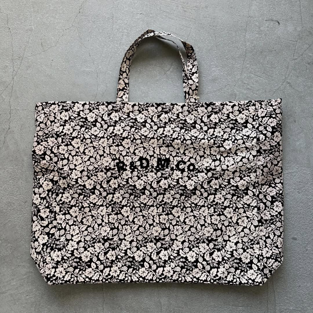 R&D.M.Co  ワイルドベリートートバッグ