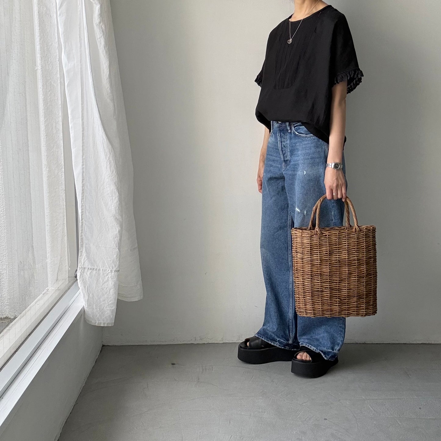 MAGALI コルトレイクリネンヨークブラウス　ブラック