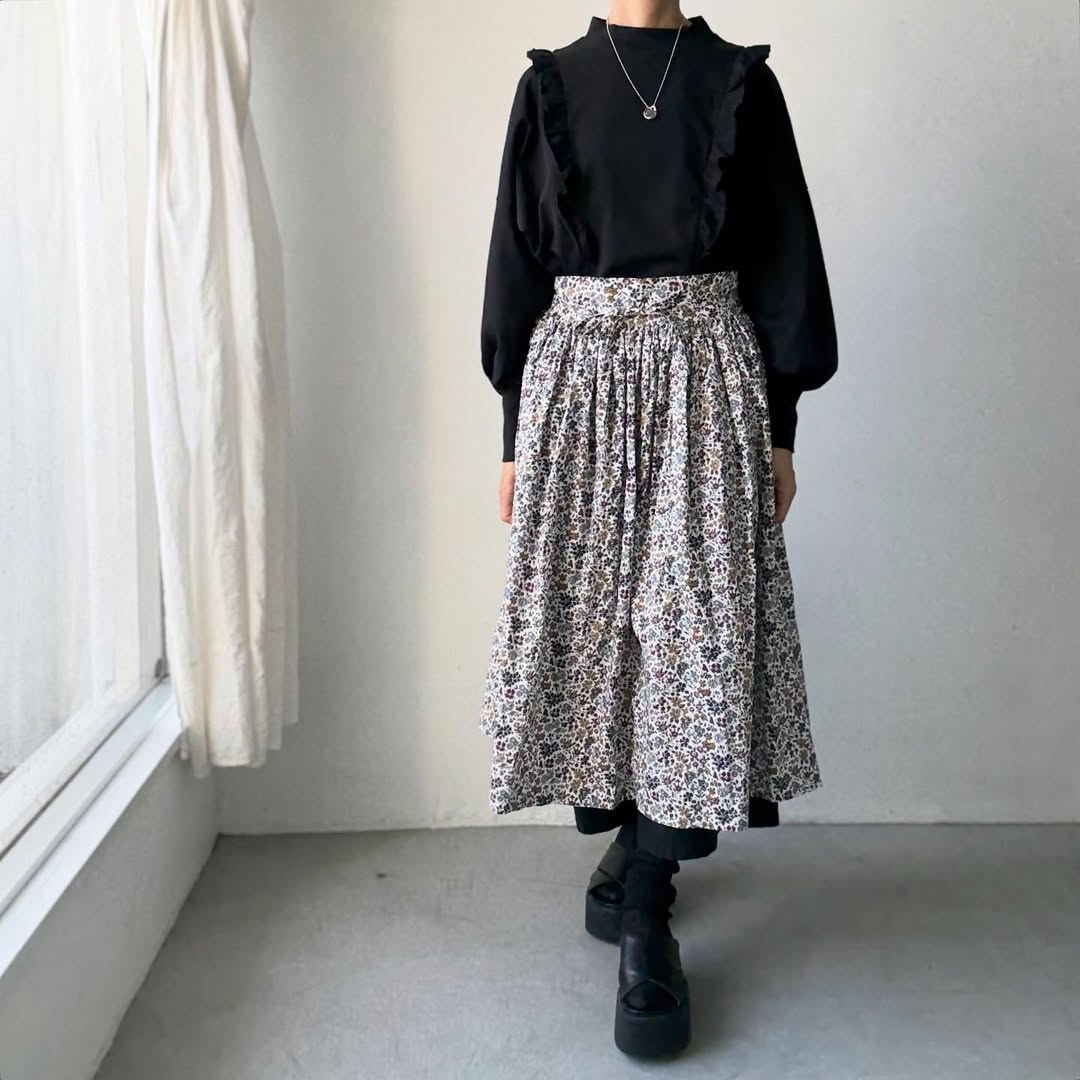 MAGALI コットン天竺ショルダーフリルカットソー