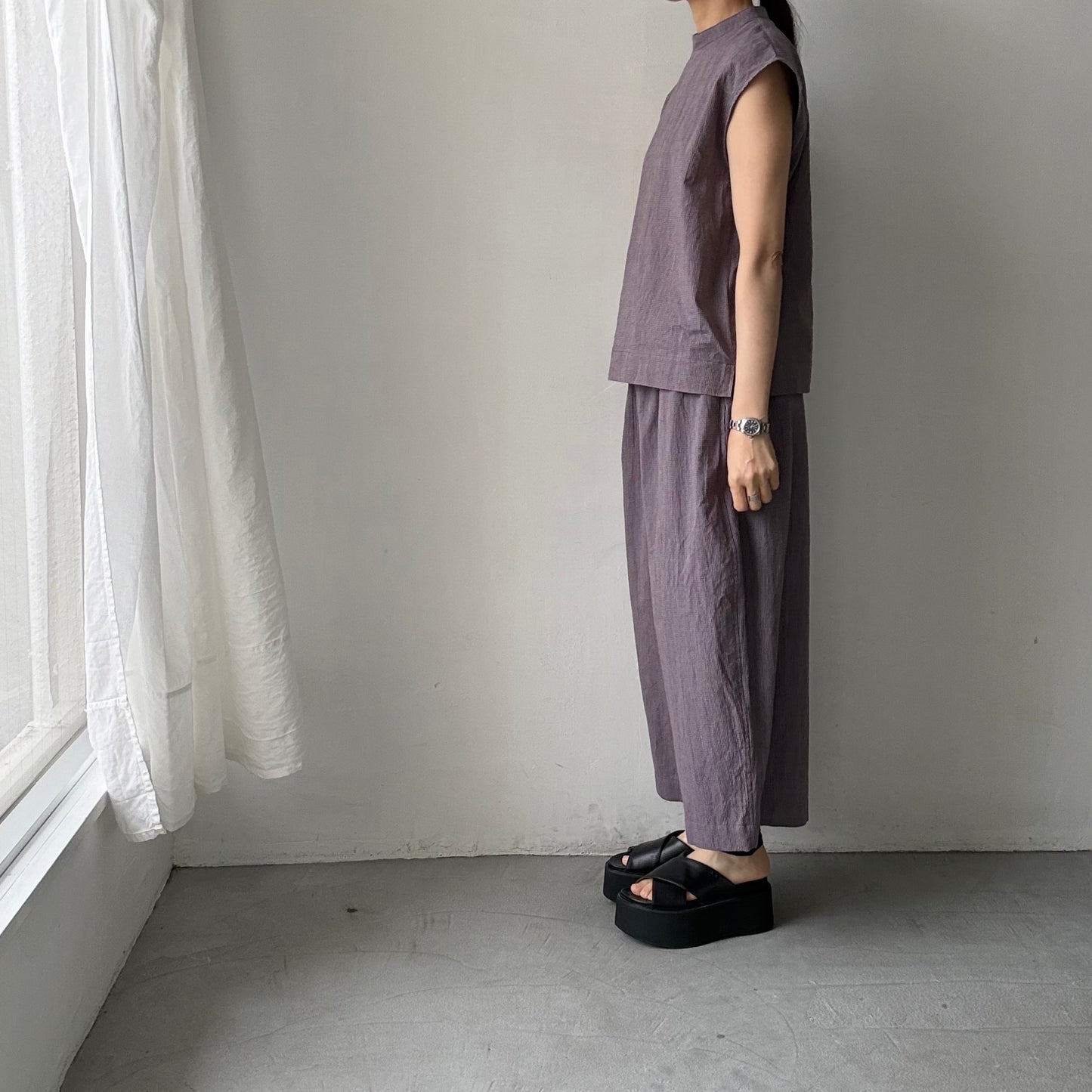 atelier d'antan Pigott コットンリネンノースリーブシャツ