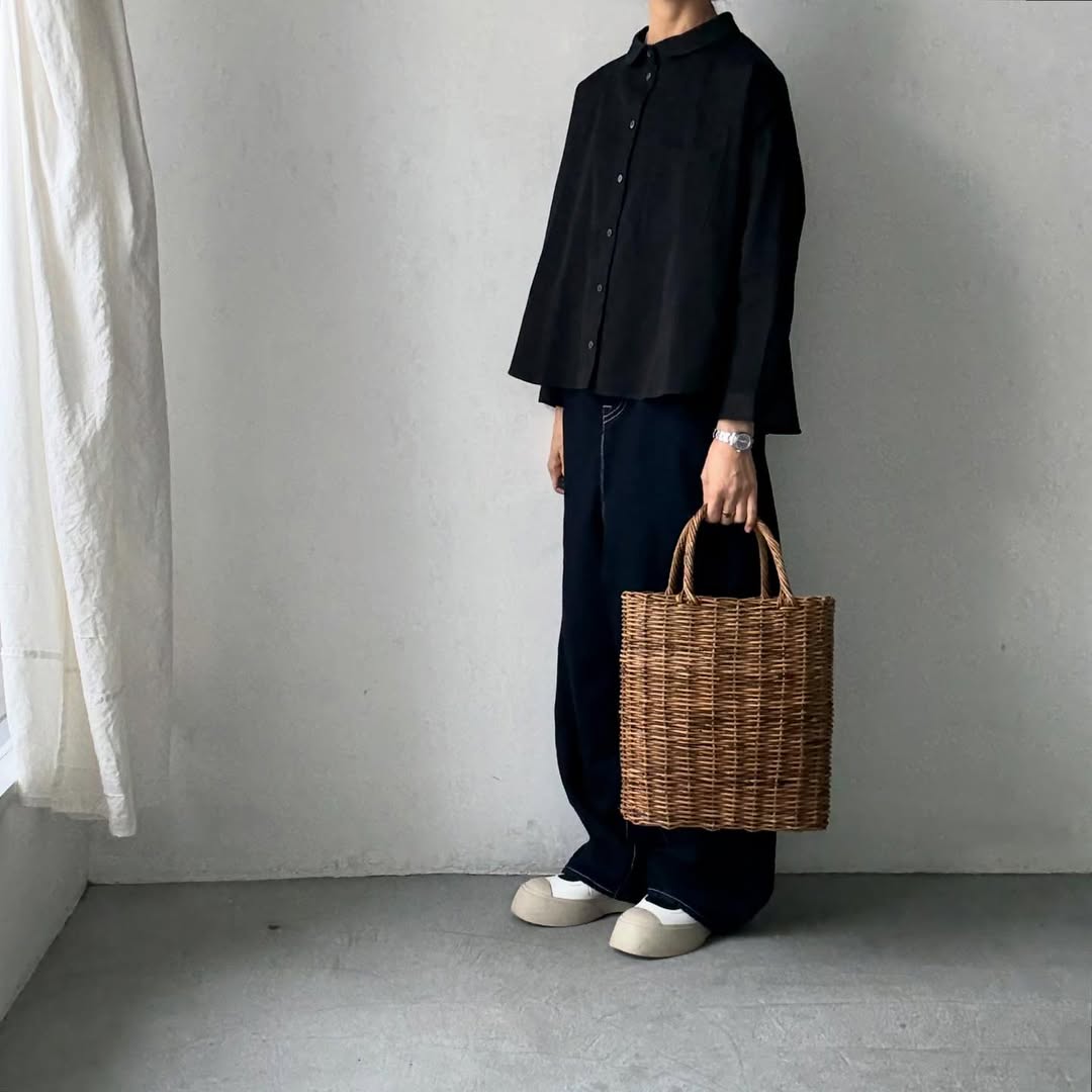 Linenya  コットン丸襟長袖ブラウス　ブラック