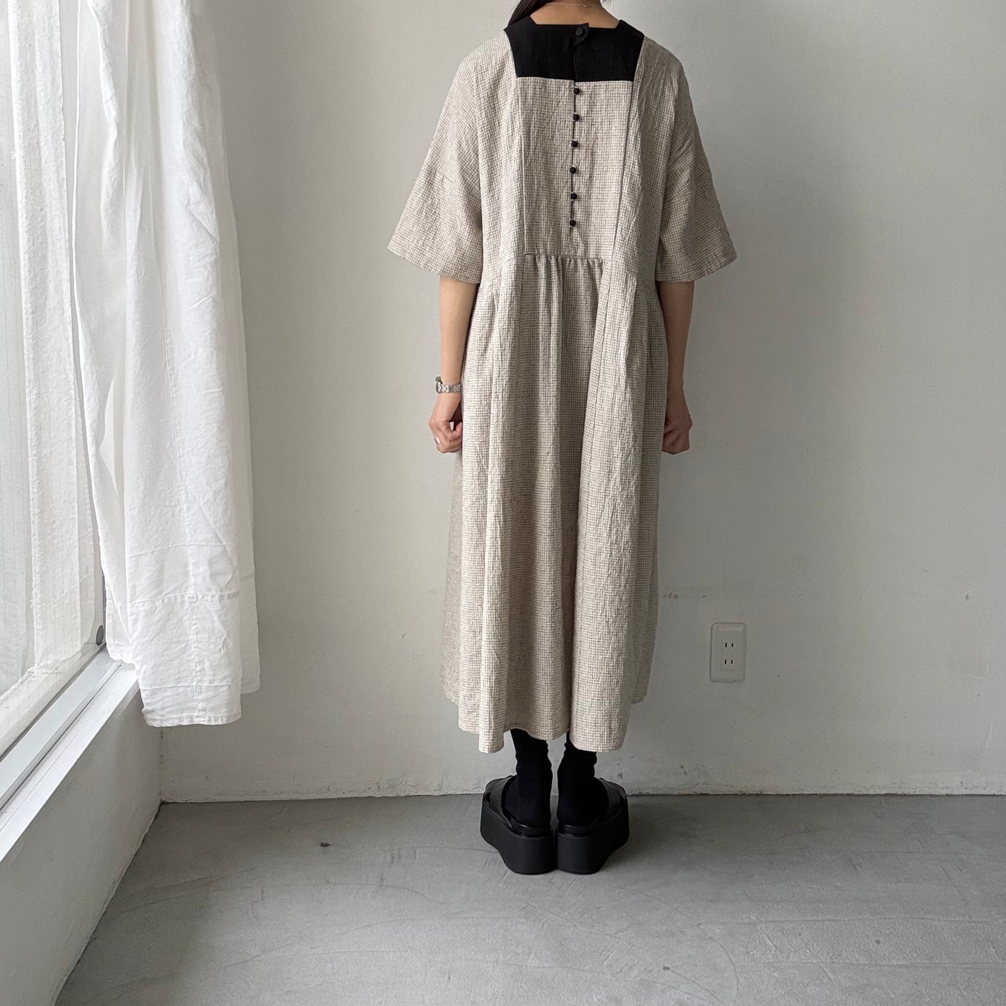 MAGALI コットンリネンブレイドスクエアネックワンピース