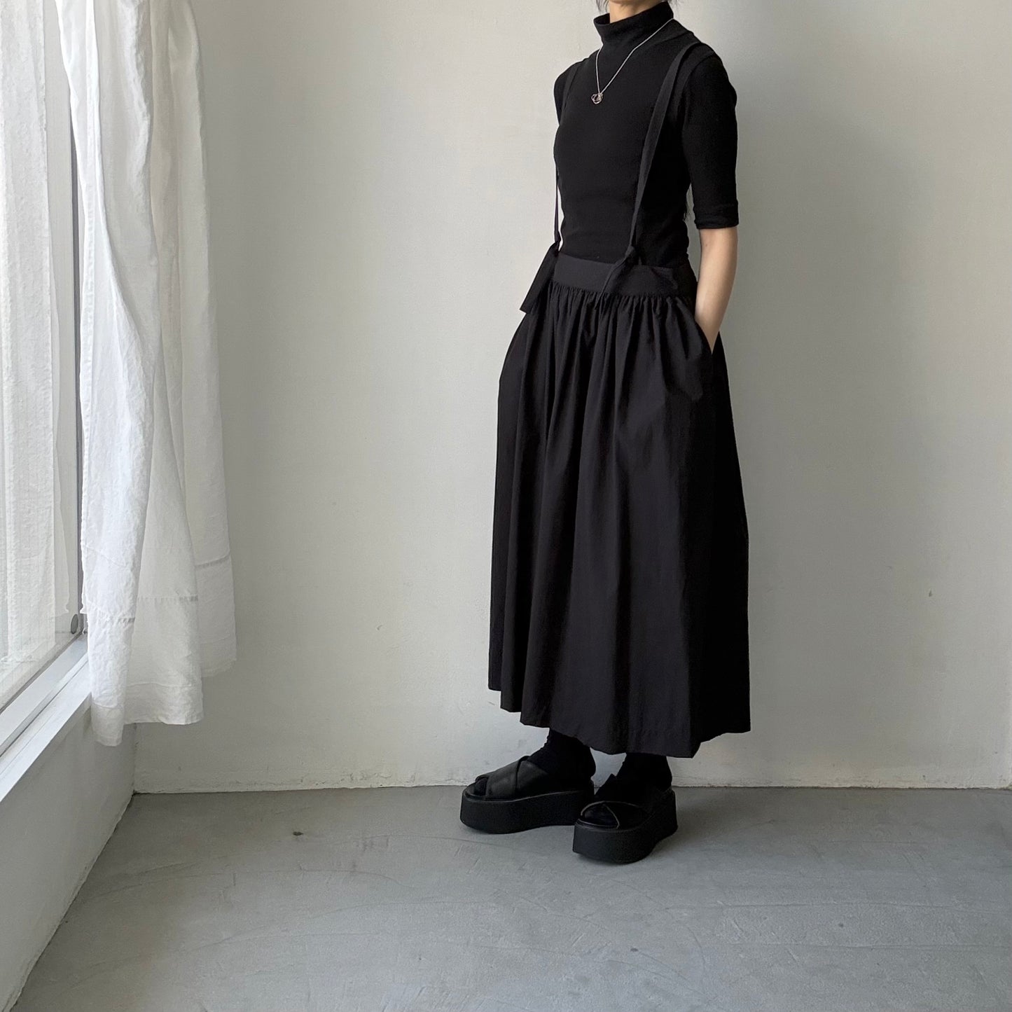 atelier naruse  コットンサスペンダースカート