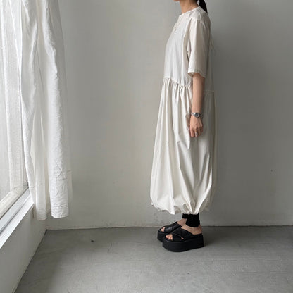 TENNE HANDCRAFTED MODERN バルーンドレス　ベージュ