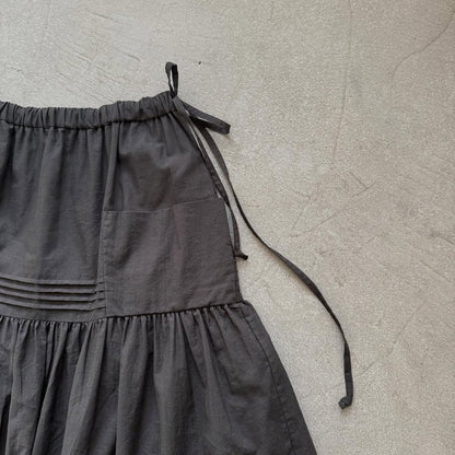 MAGALI コットンシルクピンタックスカート　チャコール
