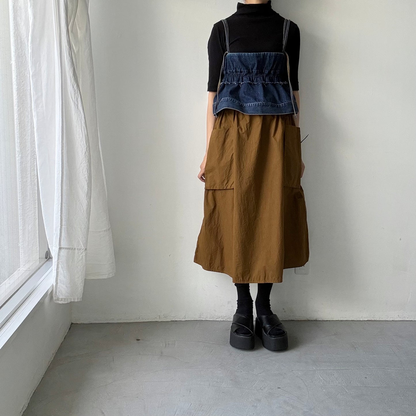R&D.M.Co 　シュリンクコットンガーメントダイポケットスカート　ブラウン