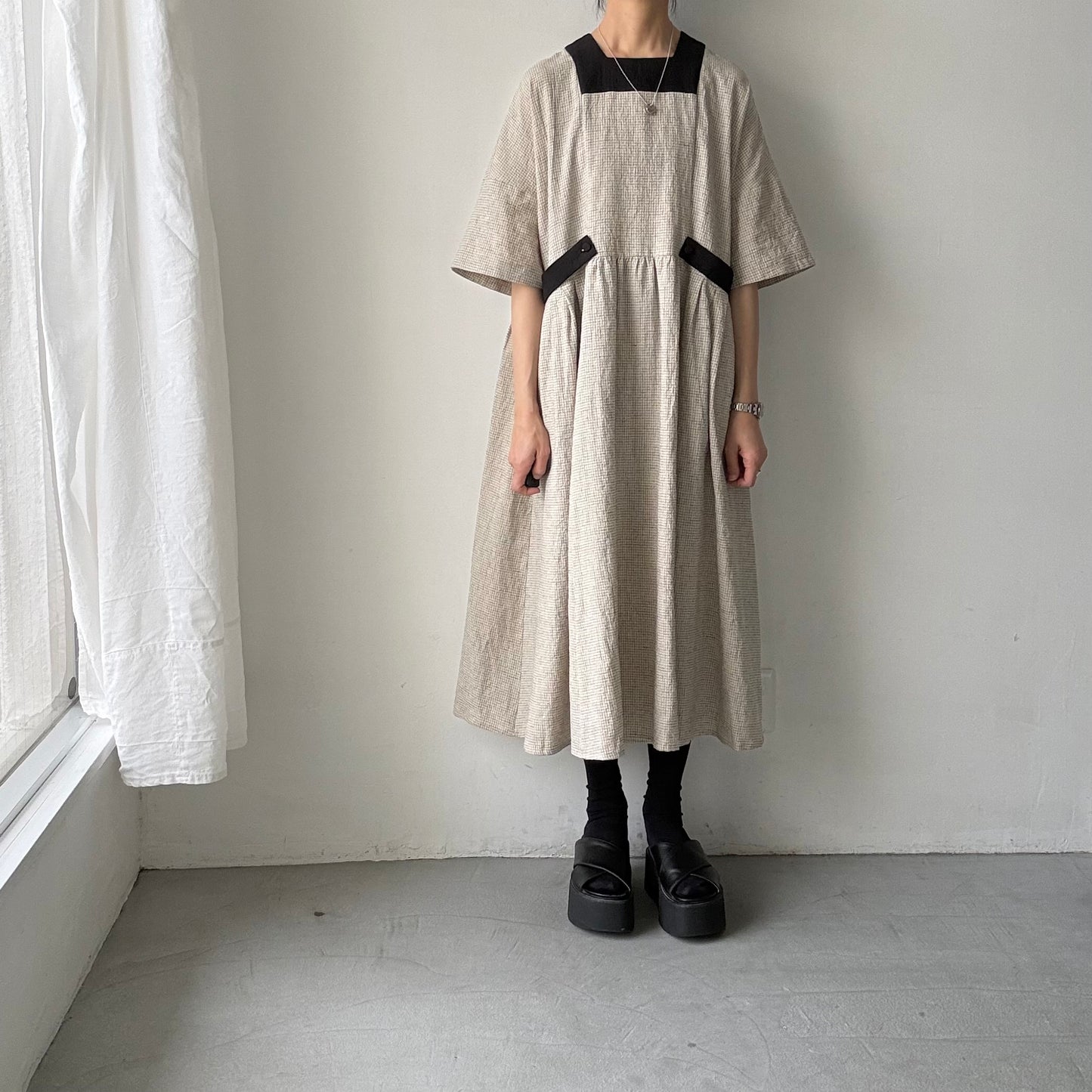 MAGALI コットンリネンブレイドスクエアネックワンピース
