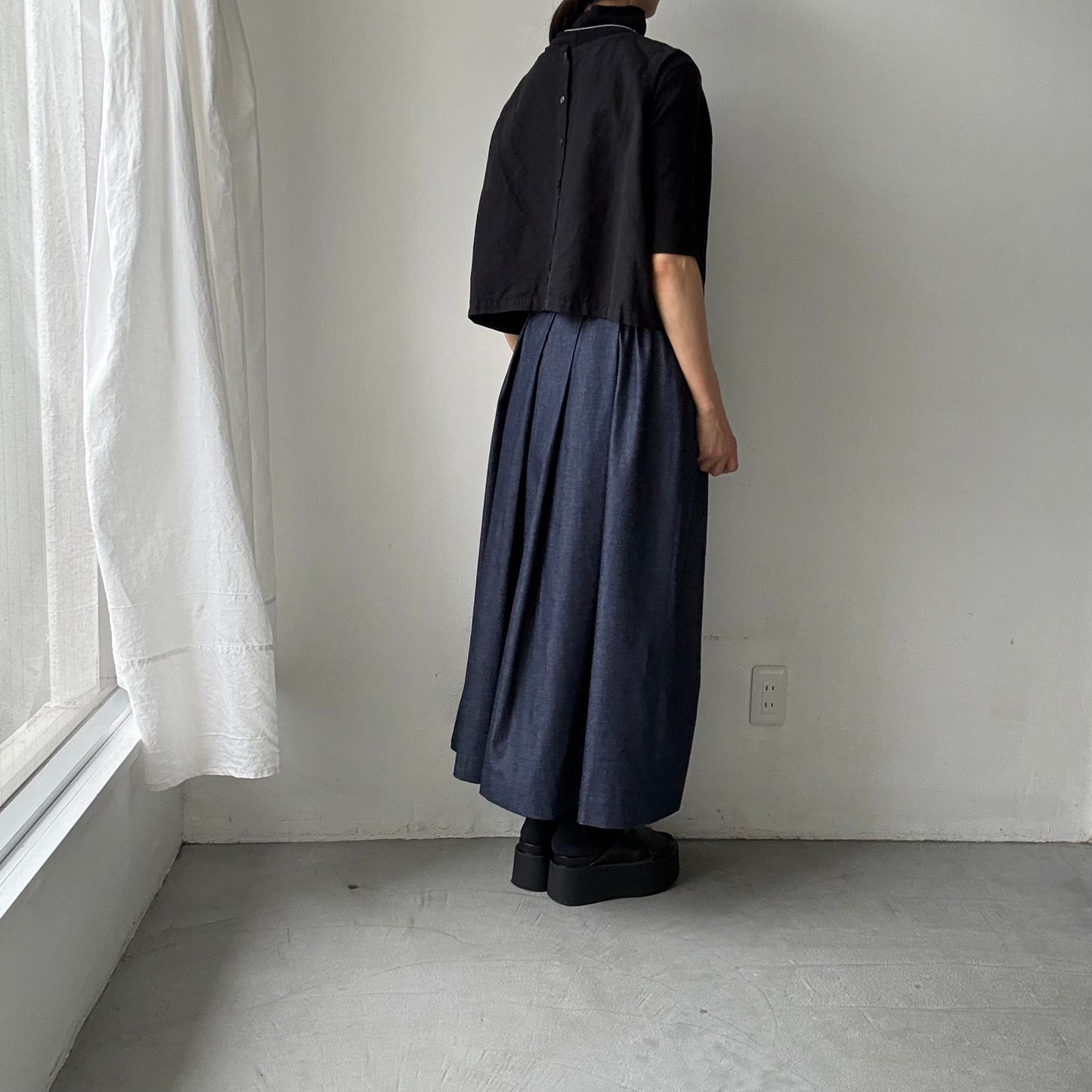 Linenya  デニムタックスカート　90センチ丈