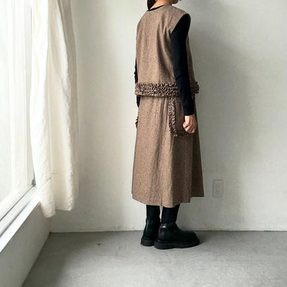 R&D.M.Co  フリルデコレーションボタンビブ　チェック