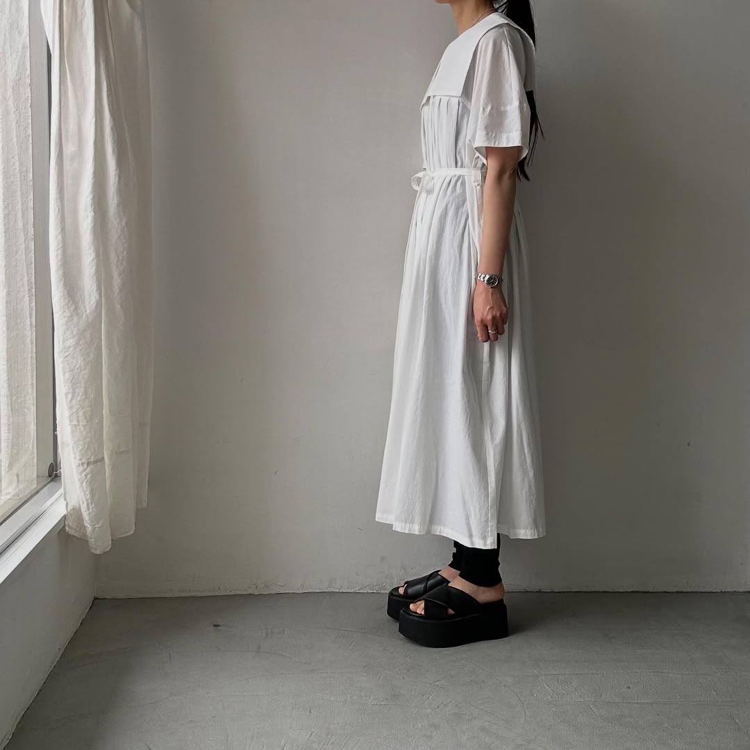 MAGALI 天日干しコットンスクエアカラーワンピース　ホワイト